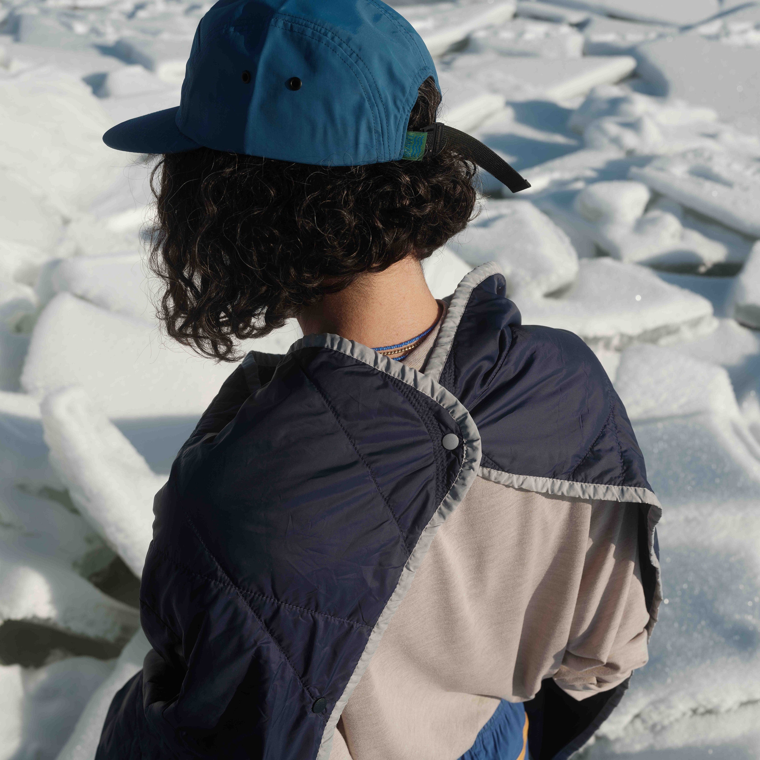 Layover™ Travel Blanket - Packable & Puffy | Blue Gravel