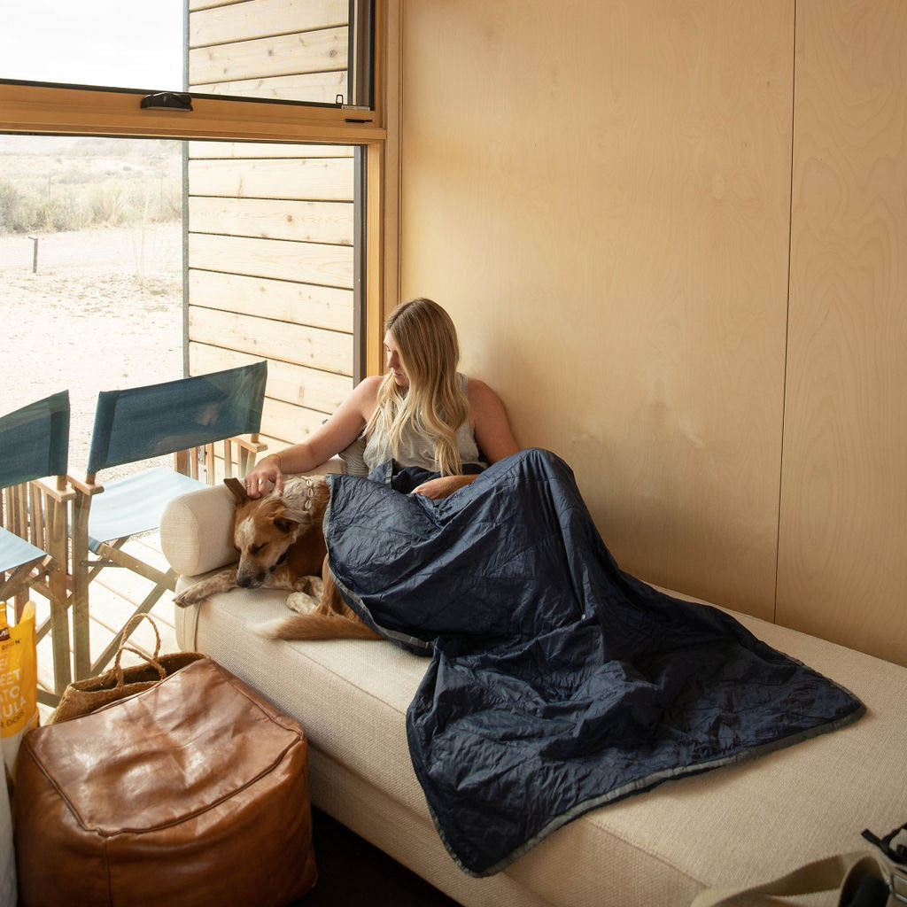 Layover™ Travel Blanket - Packable & Puffy | Blue Gravel